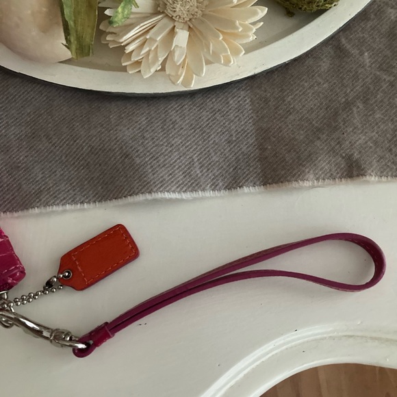 Coach Hot Pink Wristlet Signature Jacquard Wristlet Clutch - Picture 7 of 10